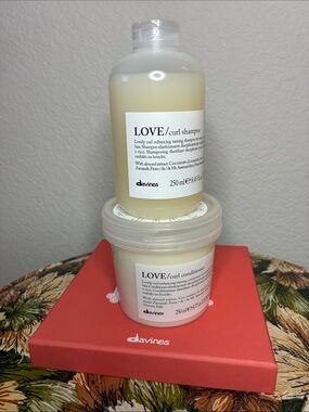 Davines LOVE Curl shampoo + conditioner set - new from salon